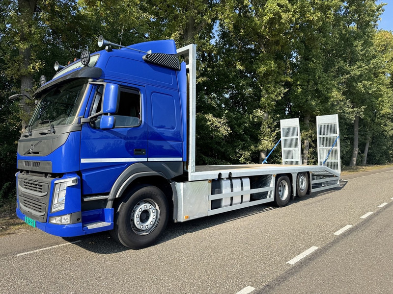 Volvo FM370 6X2 Machine Transporter / Oprij Vrachtwagen 2019 / EURO 6 / 550DKM / Steering Wheel / APK 11-2026 - Camión portavehículos: foto 3 Volvo FM370 6X2 Machine Transporter / Oprij Vrachtwagen 2019 / EURO 6 / 550DKM / Steering Wheel / APK 11-2026 - Camión portavehículos: foto 3