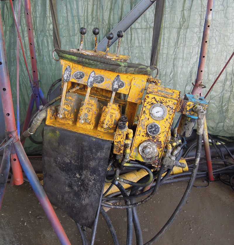AtlasCopco BUT 6 EH drill boom - Tuneladora: foto 2 AtlasCopco BUT 6 EH drill boom - Tuneladora: foto 2