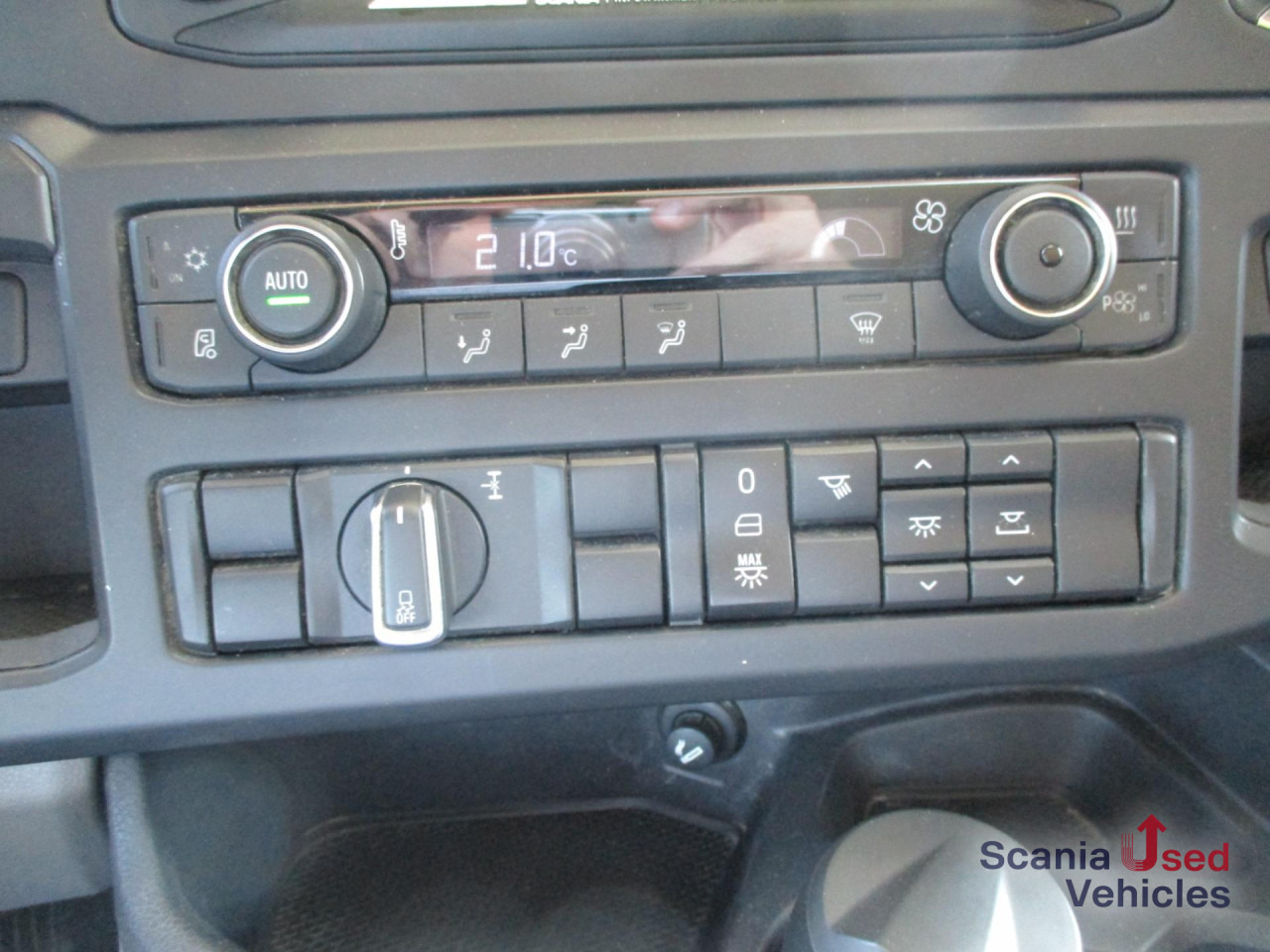 Cabeza tractora SCANIA R 410 A4x2NA / Navi: foto 15