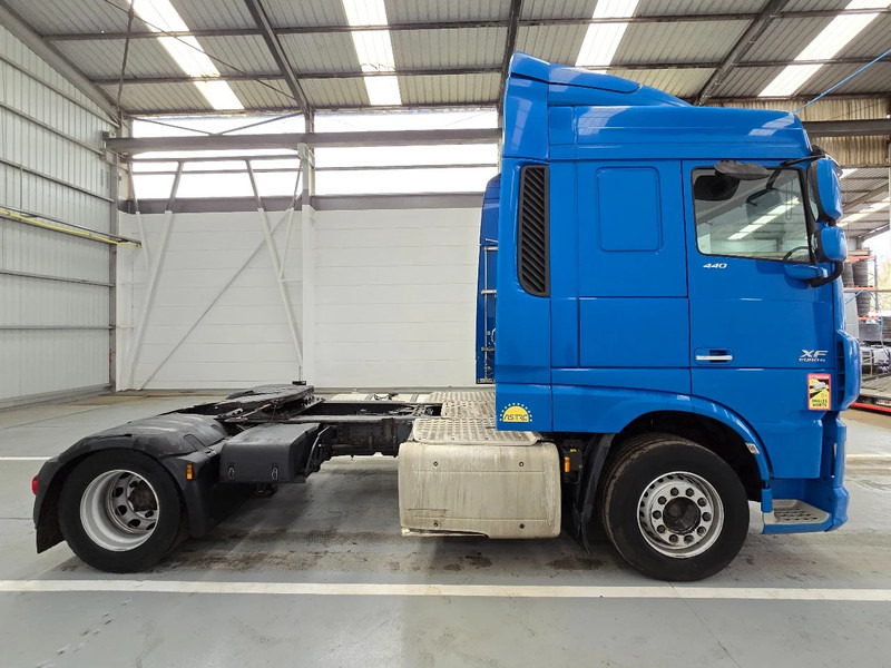 DAF XF 440 EURO 6 / AIRCO - Cabeza tractora: foto 4 DAF XF 440 EURO 6 / AIRCO - Cabeza tractora: foto 4