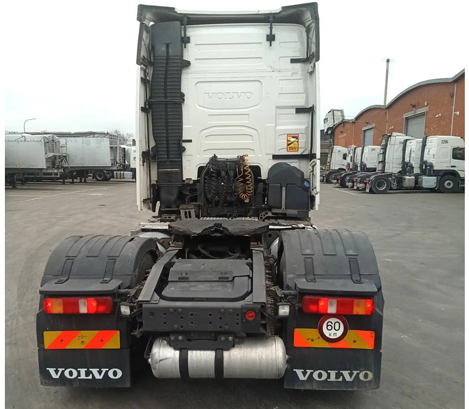 Volvo FH 460 EURO 6 / AUTOMATIC / AIRCO - Cabeza tractora: foto 5 Volvo FH 460 EURO 6 / AUTOMATIC / AIRCO - Cabeza tractora: foto 5