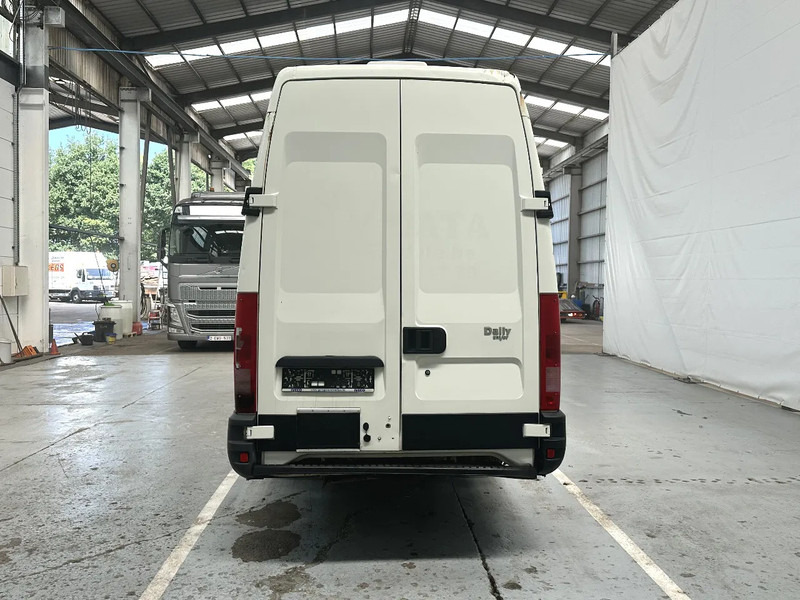 Iveco Daily 35C13 AIRCO / MOTORPROBLEEM -PROBLEME DE MOTEUR - Furgón: foto 4 Iveco Daily 35C13 AIRCO / MOTORPROBLEEM -PROBLEME DE MOTEUR - Furgón: foto 4