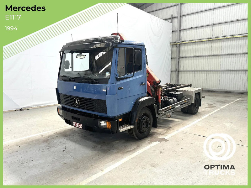 Mercedes-Benz 1117 PALFINGER CRANE / KRAAN / GRUE - Camión grúa: foto 1 Mercedes-Benz 1117 PALFINGER CRANE / KRAAN / GRUE - Camión grúa: foto 1