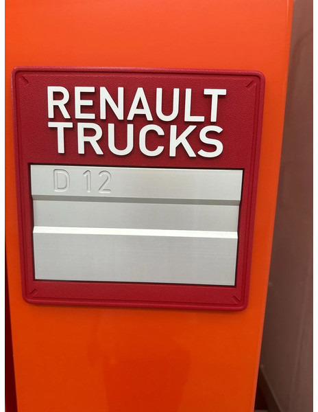 Renault D 12 220 / 264728 km - Camión frigorífico: foto 3 Renault D 12 220 / 264728 km - Camión frigorífico: foto 3
