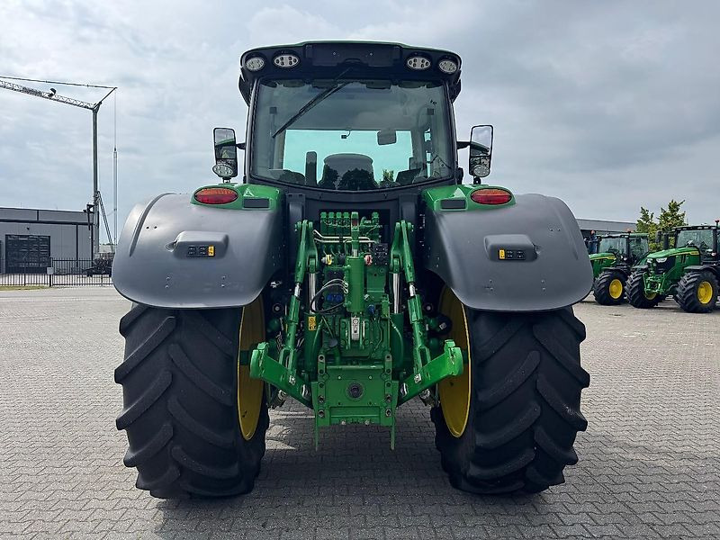 John Deere 6R215 AP 50KM COMMAND-PRO 2023 2690 UUR!!! - Tractor: foto 3 John Deere 6R215 AP 50KM COMMAND-PRO 2023 2690 UUR!!! - Tractor: foto 3