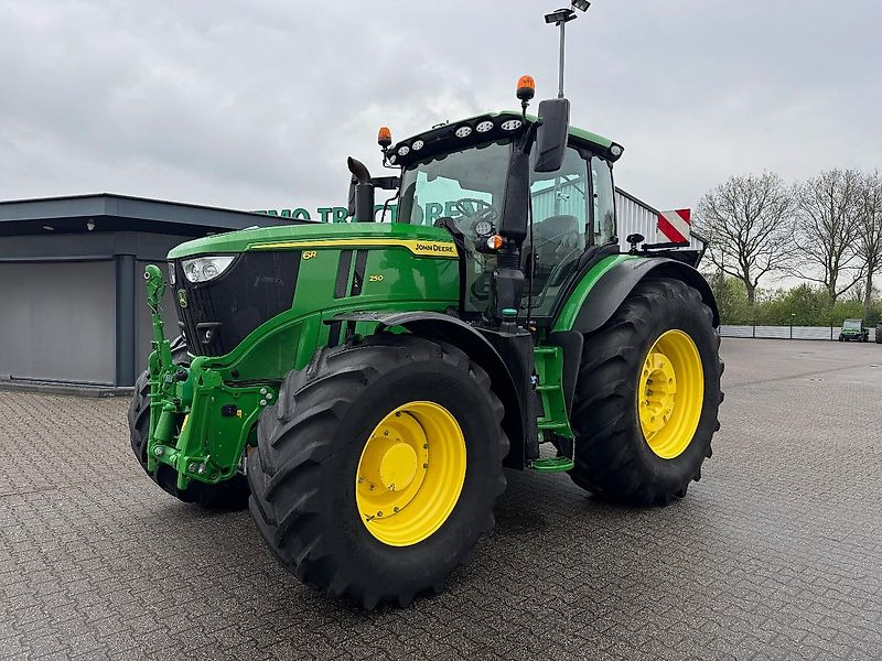 John Deere 6R250 AP 50KM COMMAND-PRO 2022 2030 UUR!!! - Tractor: foto 1 John Deere 6R250 AP 50KM COMMAND-PRO 2022 2030 UUR!!! - Tractor: foto 1