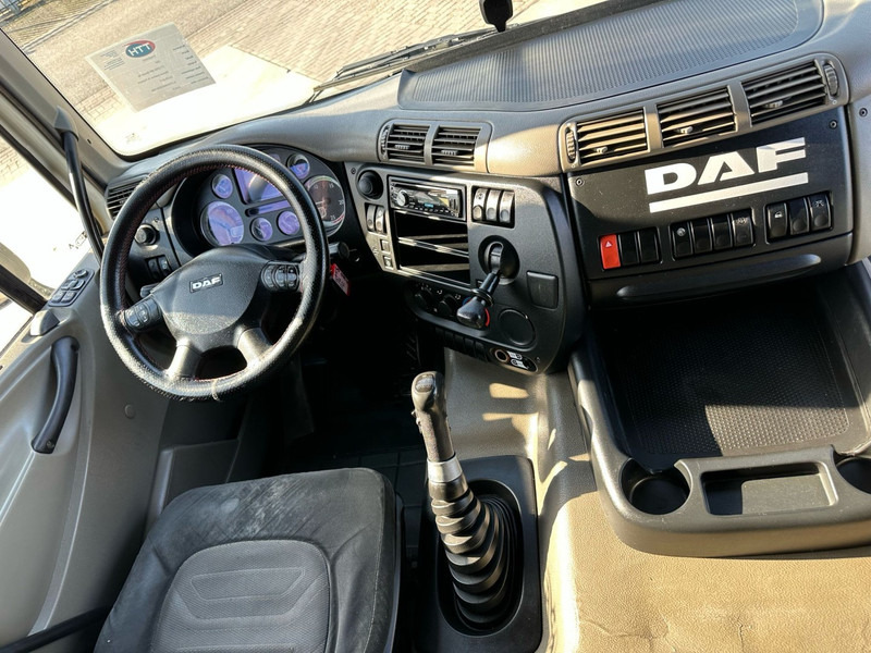 Foto del interior 1: Cabeza tractora DAF FT CF85.460 SpaceCab Manual gearbox 2x Fueltank