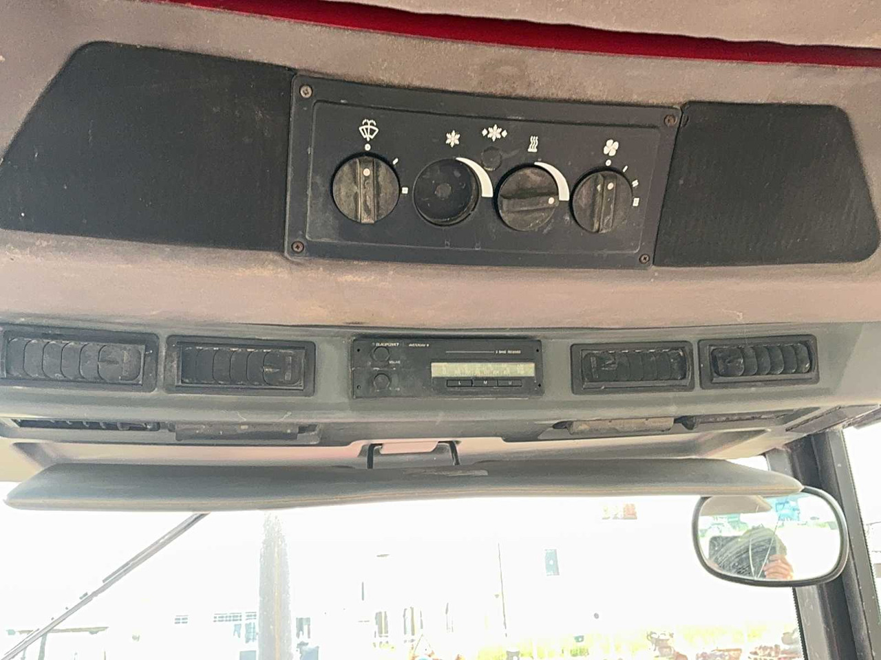 Tractor 1990 CASE INTERNATIONAL 5130 ALL-WHEEL DRIVE FARM TRACTOR: foto 26 Tractor 1990 CASE INTERNATIONAL 5130 ALL-WHEEL DRIVE FARM TRACTOR: foto 26