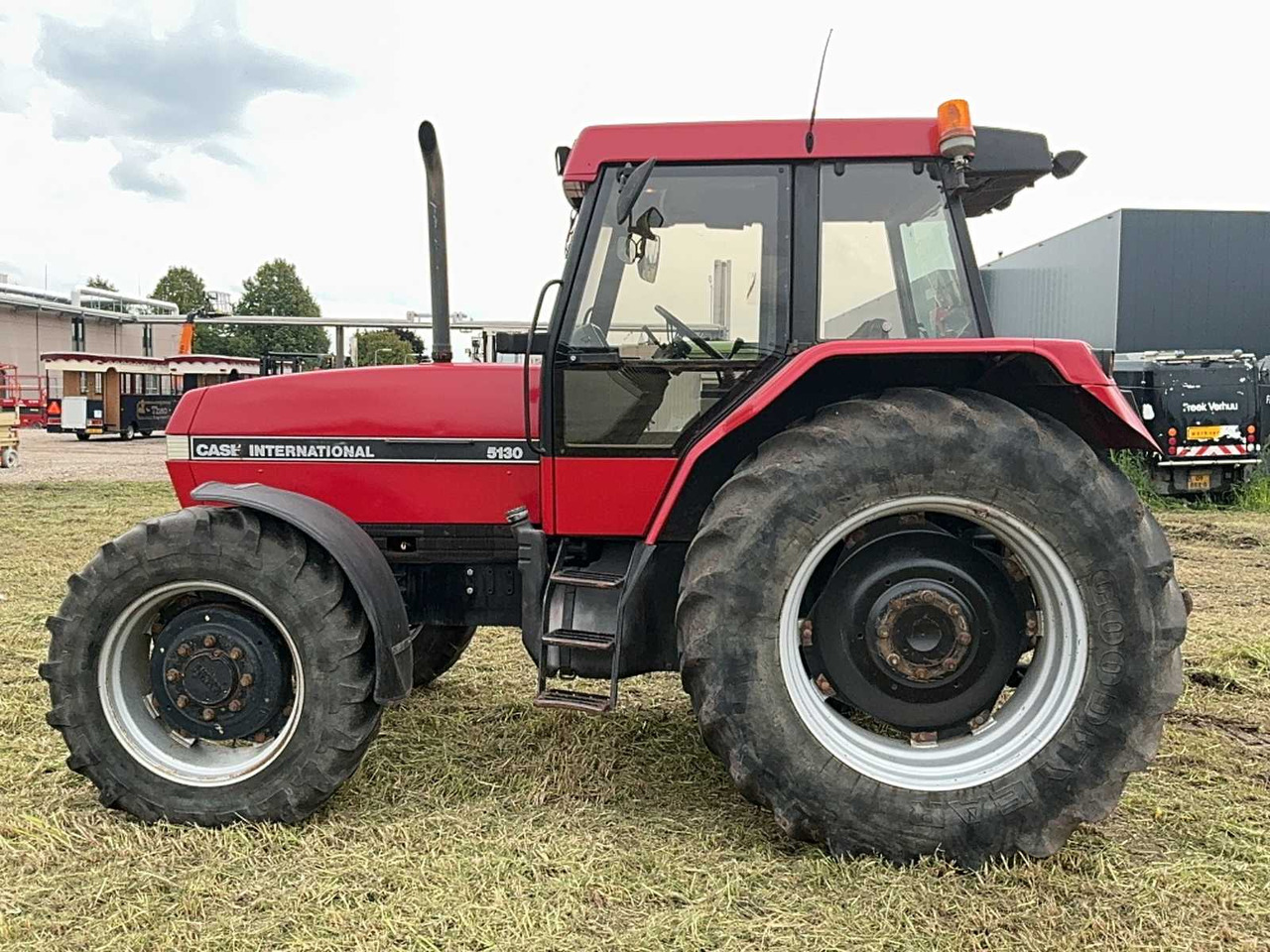 Tractor 1990 CASE INTERNATIONAL 5130 ALL-WHEEL DRIVE FARM TRACTOR: foto 8 Tractor 1990 CASE INTERNATIONAL 5130 ALL-WHEEL DRIVE FARM TRACTOR: foto 8