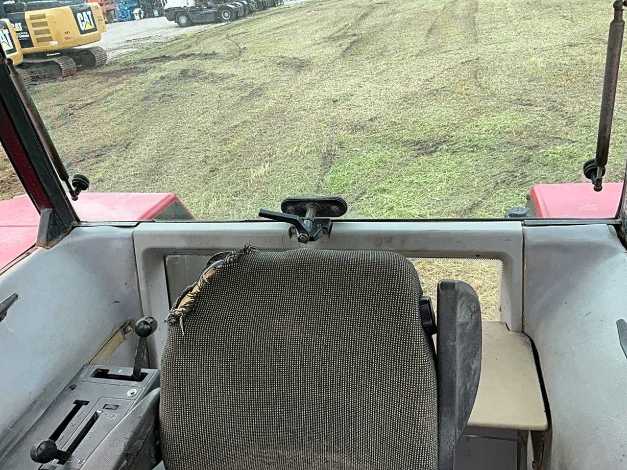 Tractor 1990 CASE INTERNATIONAL 5130 ALL-WHEEL DRIVE FARM TRACTOR: foto 24 Tractor 1990 CASE INTERNATIONAL 5130 ALL-WHEEL DRIVE FARM TRACTOR: foto 24