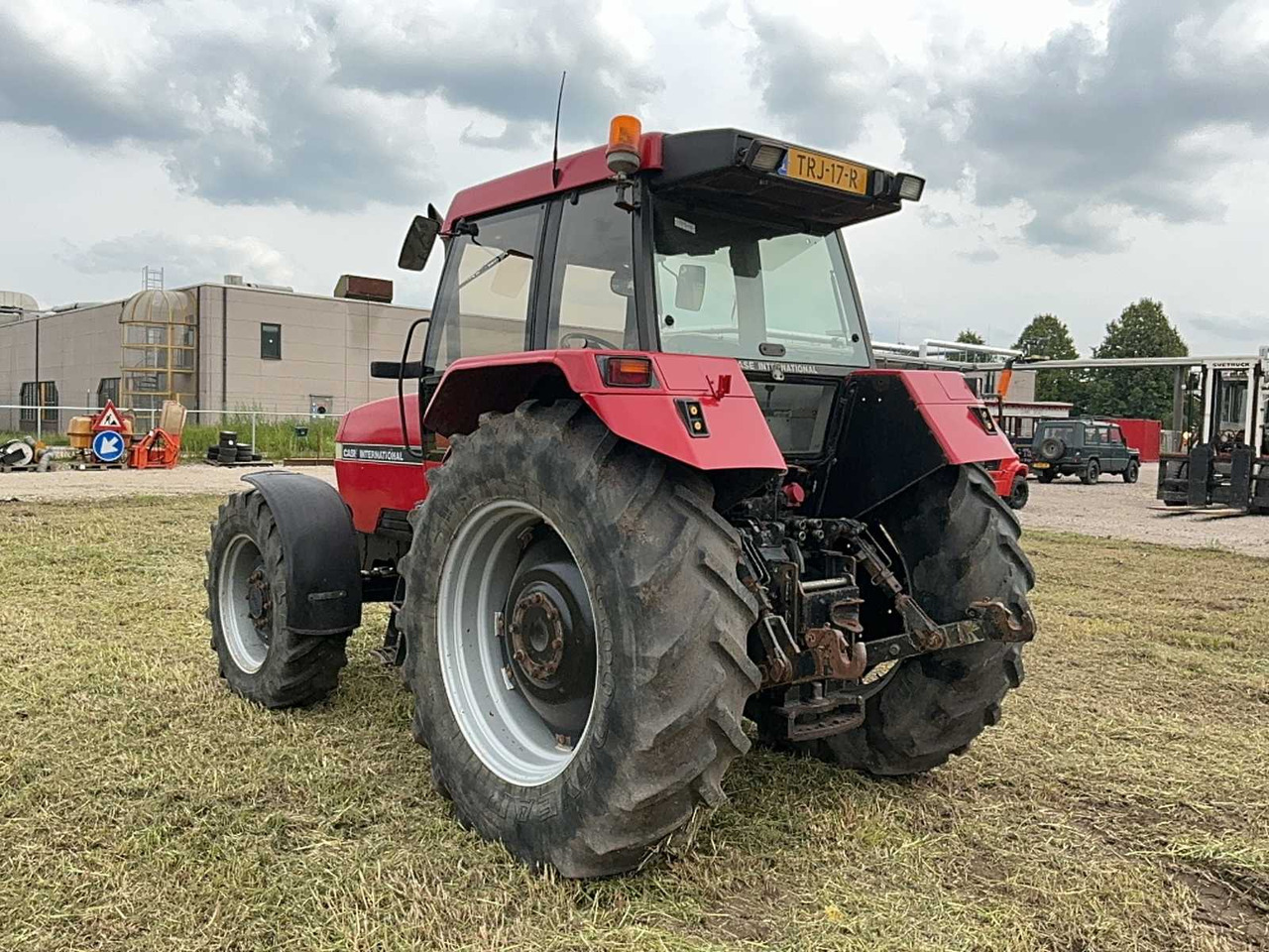 Tractor 1990 CASE INTERNATIONAL 5130 ALL-WHEEL DRIVE FARM TRACTOR: foto 7 Tractor 1990 CASE INTERNATIONAL 5130 ALL-WHEEL DRIVE FARM TRACTOR: foto 7