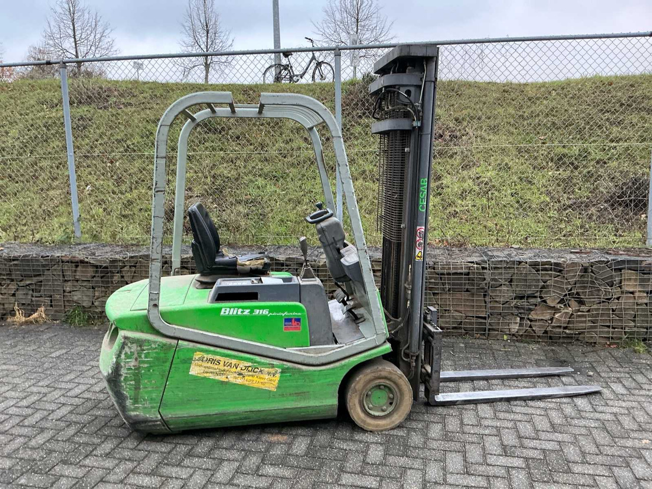 1997 CESAB BLITZ 316 FORKLIFT - Carretilla elevadora: foto 4 1997 CESAB BLITZ 316 FORKLIFT - Carretilla elevadora: foto 4