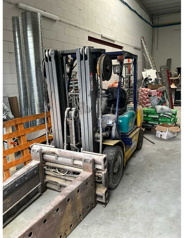 1999 KOMATSU FG25T12 FORKLIFT - Carretilla elevadora: foto 3 1999 KOMATSU FG25T12 FORKLIFT - Carretilla elevadora: foto 3