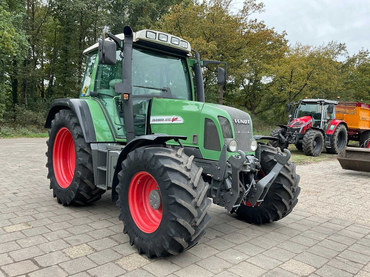 2000 FENDT FARMER 410 VARIO ALL-WHEEL DRIVE FARM TRACTOR - Tractor: foto 3 2000 FENDT FARMER 410 VARIO ALL-WHEEL DRIVE FARM TRACTOR - Tractor: foto 3