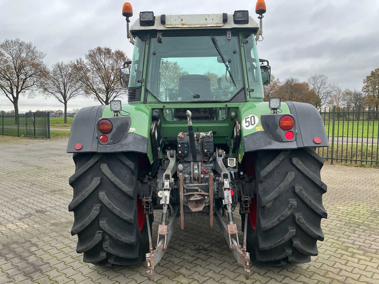 2001 FENDT 716 VARIO ALL-WHEEL DRIVE FARM TRACTOR - Tractor: foto 4 2001 FENDT 716 VARIO ALL-WHEEL DRIVE FARM TRACTOR - Tractor: foto 4