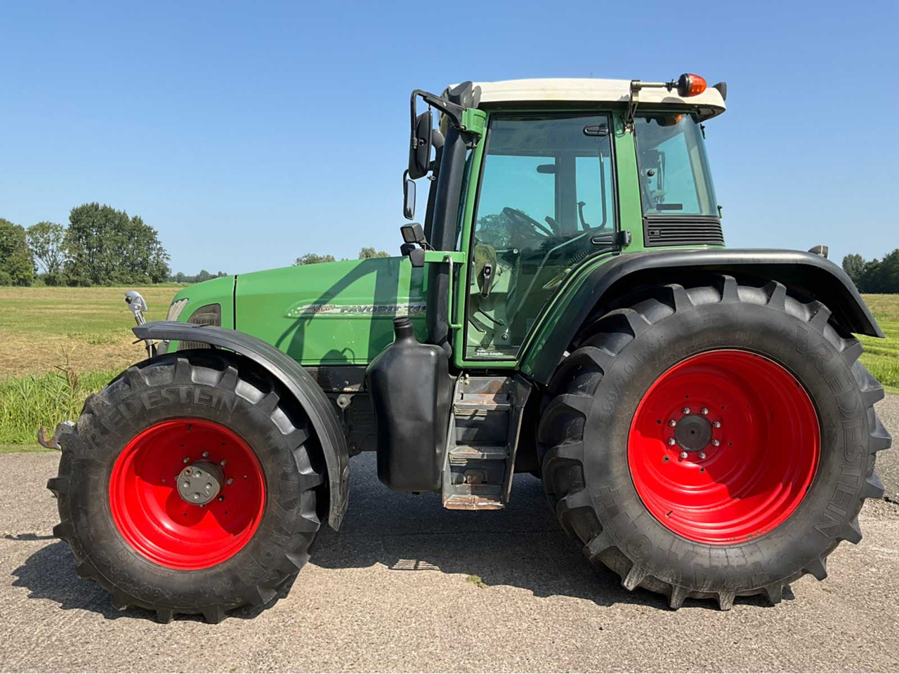 2001 FENDT FAVORIT 716 VARIO ALL-WHEEL DRIVE FARM TRACTOR - Tractor: foto 5 2001 FENDT FAVORIT 716 VARIO ALL-WHEEL DRIVE FARM TRACTOR - Tractor: foto 5