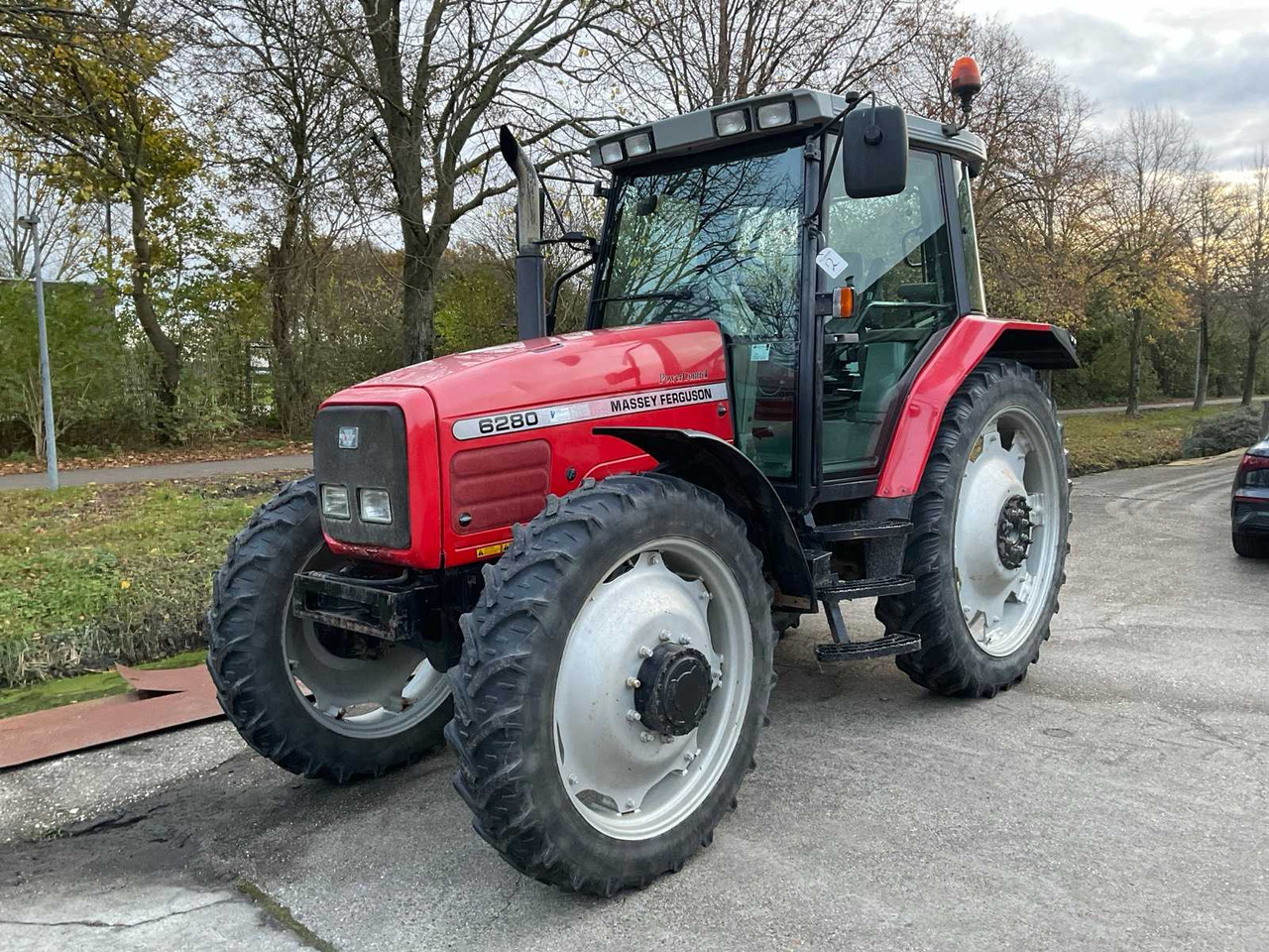 2002 MASSEY FERGUSON 6280 ALL-WHEEL DRIVE FARM TRACTOR - Tractor: foto 1 2002 MASSEY FERGUSON 6280 ALL-WHEEL DRIVE FARM TRACTOR - Tractor: foto 1