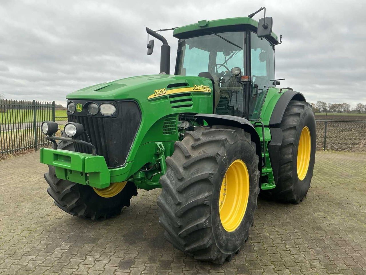 2004 JOHN DEERE 7920 ALL-WHEEL DRIVE FARM TRACTOR - Tractor: foto 1 2004 JOHN DEERE 7920 ALL-WHEEL DRIVE FARM TRACTOR - Tractor: foto 1