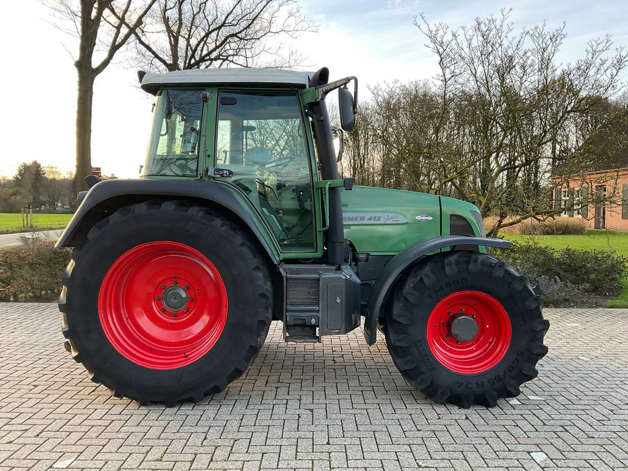 2005 FENDT FARMER 412 VARIO ALL-WHEEL DRIVE FARM TRACTOR - Tractor: foto 4 2005 FENDT FARMER 412 VARIO ALL-WHEEL DRIVE FARM TRACTOR - Tractor: foto 4
