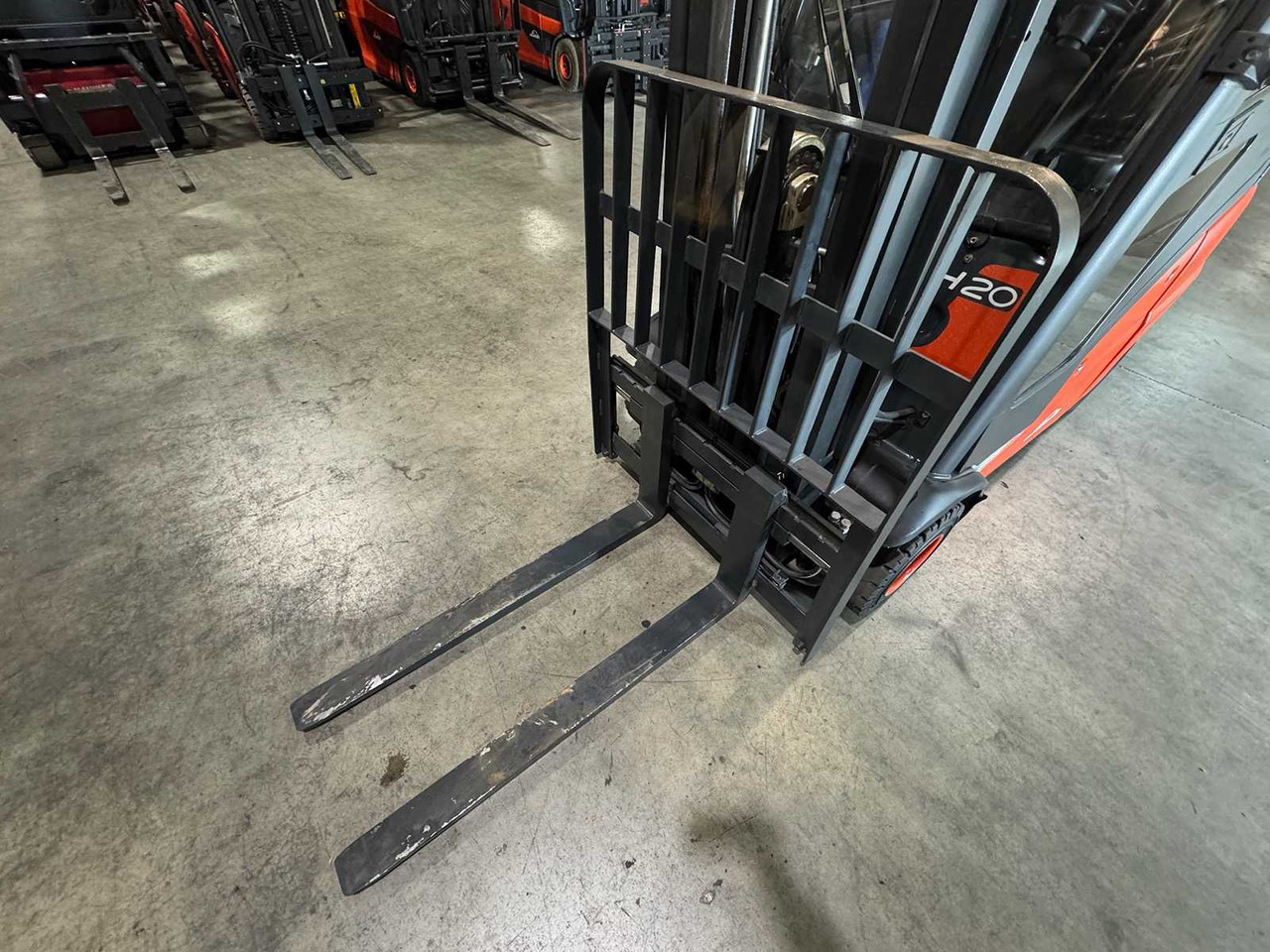 2008 SERVICE + UVV 10/2026 LINDE H20T 2,000KG TRIPLEX GAS FORKLIFT FORKLIFT 11,735 HOURS - Carretilla elevadora: foto 5 2008 SERVICE + UVV 10/2026 LINDE H20T 2,000KG TRIPLEX GAS FORKLIFT FORKLIFT 11,735 HOURS - Carretilla elevadora: foto 5