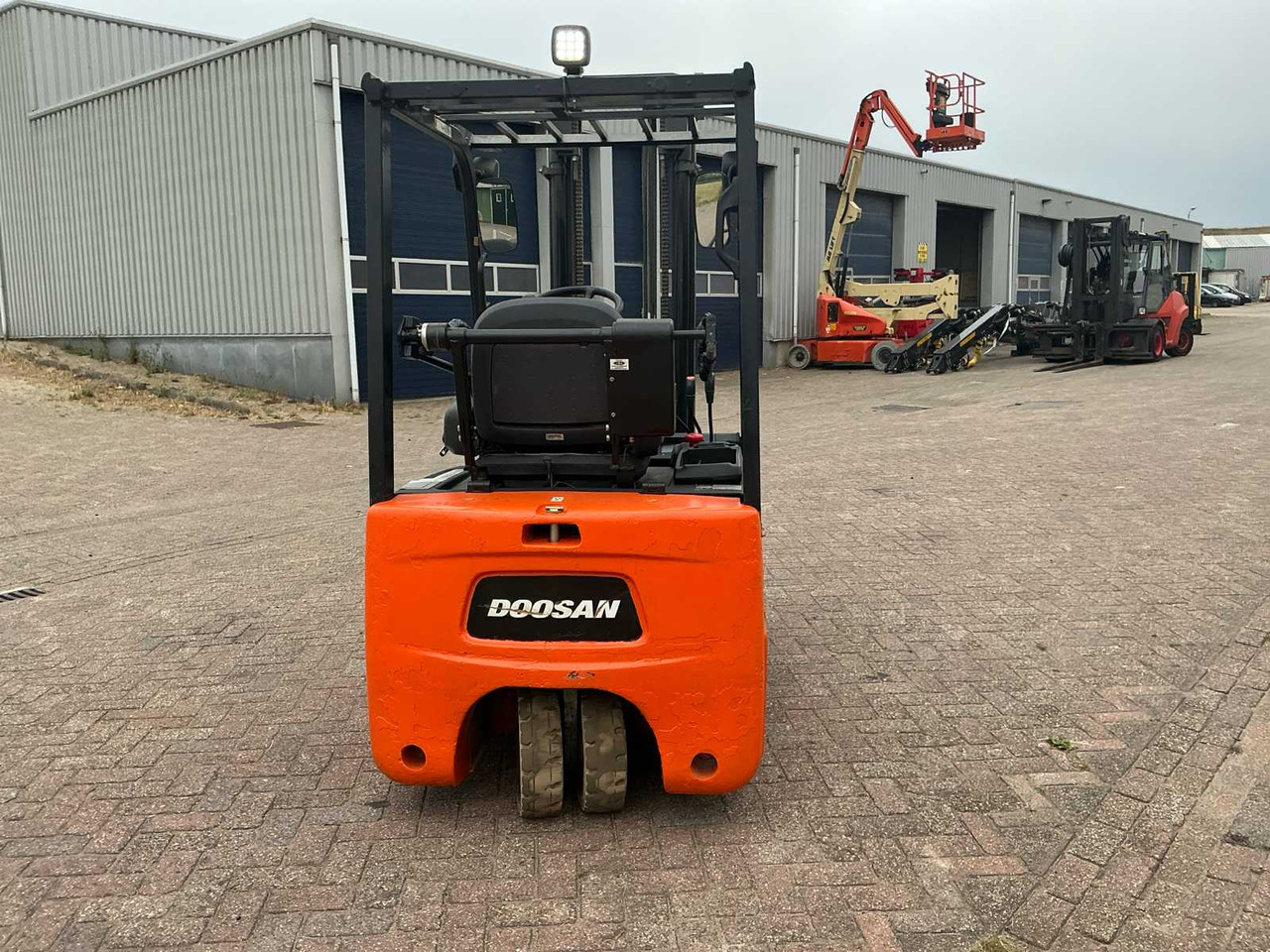 Carretilla elevadora 2010 DOOSAN B15T-5 FORKLIFT: foto 6 Carretilla elevadora 2010 DOOSAN B15T-5 FORKLIFT: foto 6