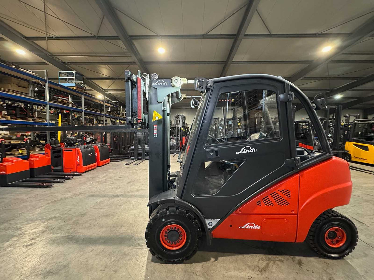 2010 LINDE H30D-01 3.000KG 3.+4. VALVE FORK ADJUSTER TRIPLEX DIESEL FORKLIFT FORKLIFT 10,482 HOURS. - Carretilla elevadora: foto 1 2010 LINDE H30D-01 3.000KG 3.+4. VALVE FORK ADJUSTER TRIPLEX DIESEL FORKLIFT FORKLIFT 10,482 HOURS. - Carretilla elevadora: foto 1