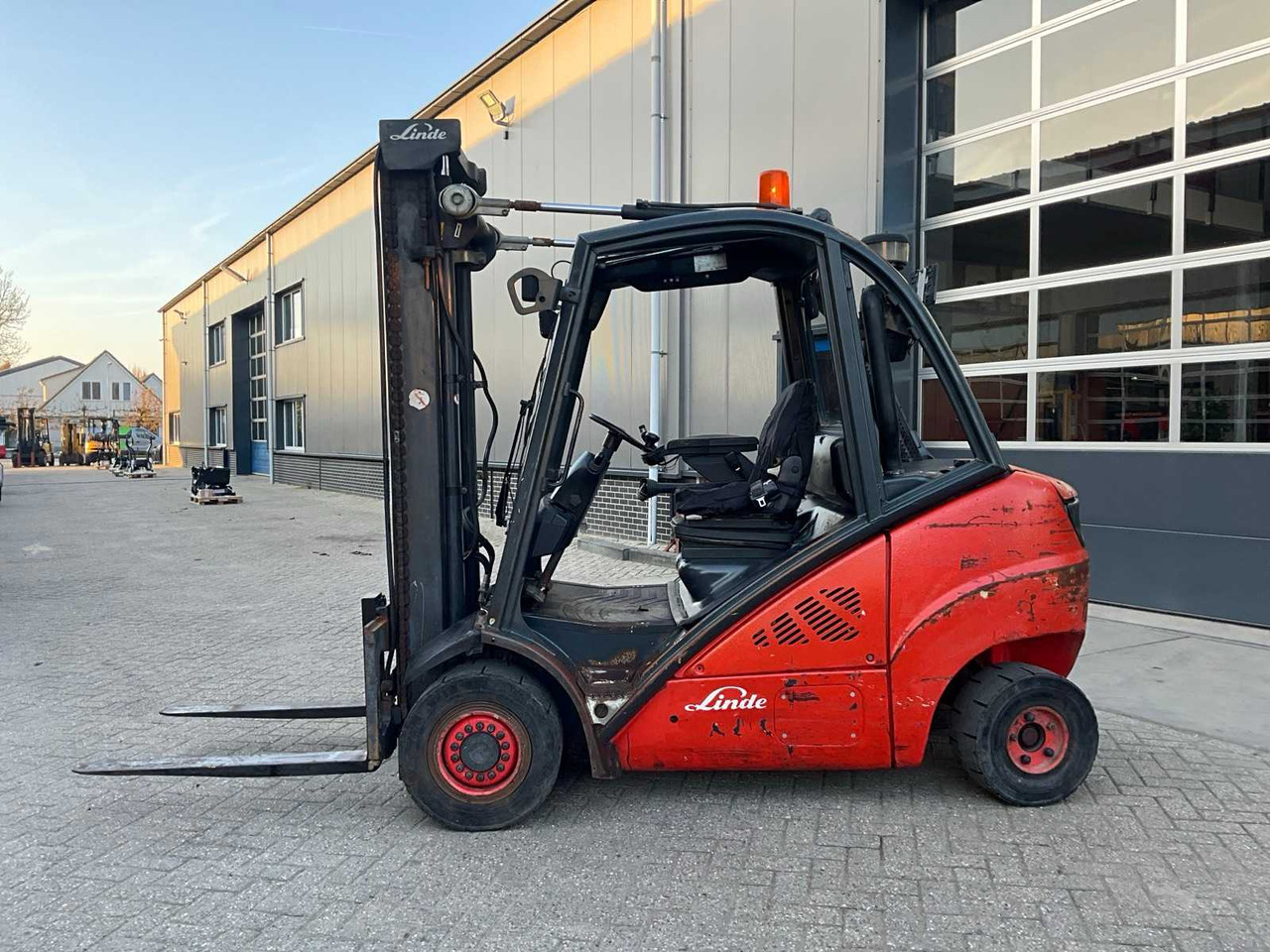 2010 LINDE H30D-01 FORKLIFT - Carretilla elevadora: foto 5 2010 LINDE H30D-01 FORKLIFT - Carretilla elevadora: foto 5