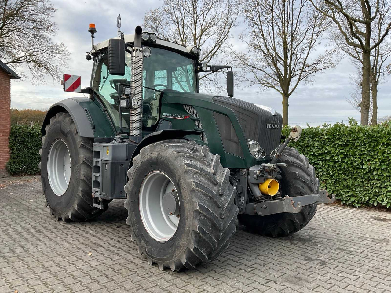 2011 FENDT 826 VARIO ALL-WHEEL DRIVE AGRICULTURAL TRACTOR - Tractor: foto 5 2011 FENDT 826 VARIO ALL-WHEEL DRIVE AGRICULTURAL TRACTOR - Tractor: foto 5
