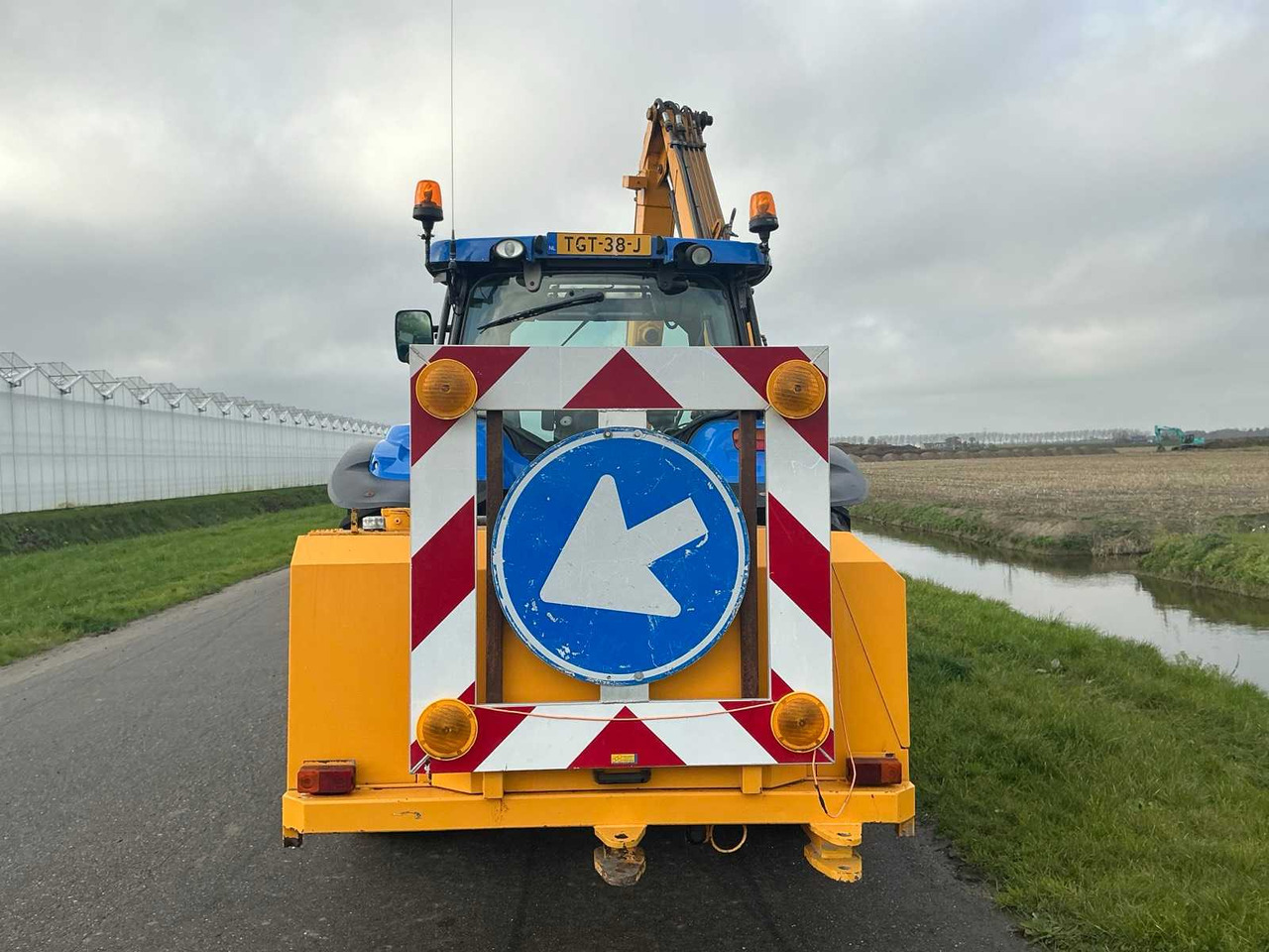 2011 NEW HOLLAND T6070 FOUR WHEEL DRIVE FARM TRACTOR - Tractor: foto 4 2011 NEW HOLLAND T6070 FOUR WHEEL DRIVE FARM TRACTOR - Tractor: foto 4