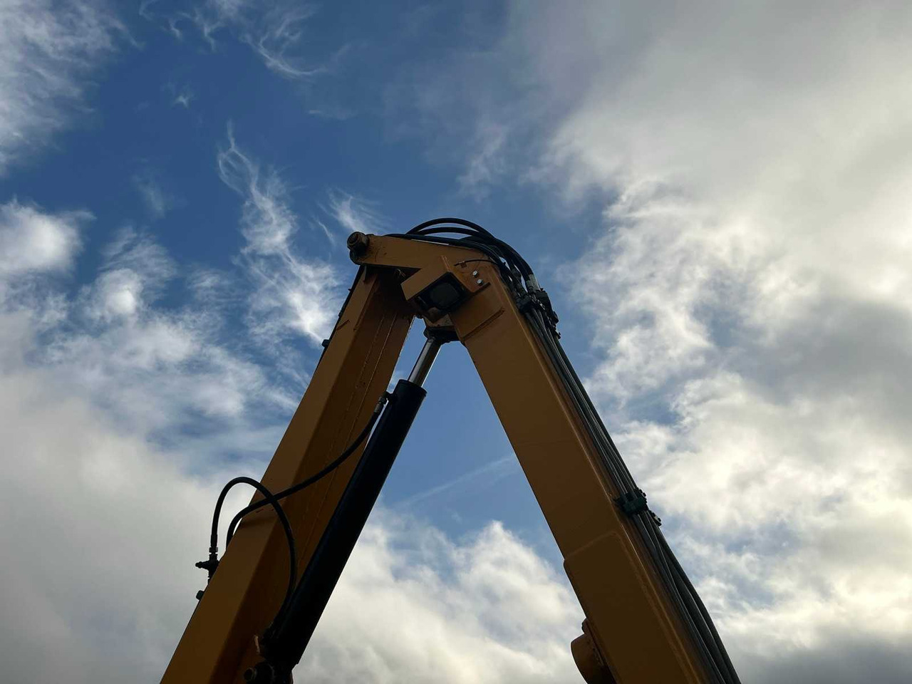 Tractor 2011 NEW HOLLAND T6070 FOUR WHEEL DRIVE FARM TRACTOR: foto 11