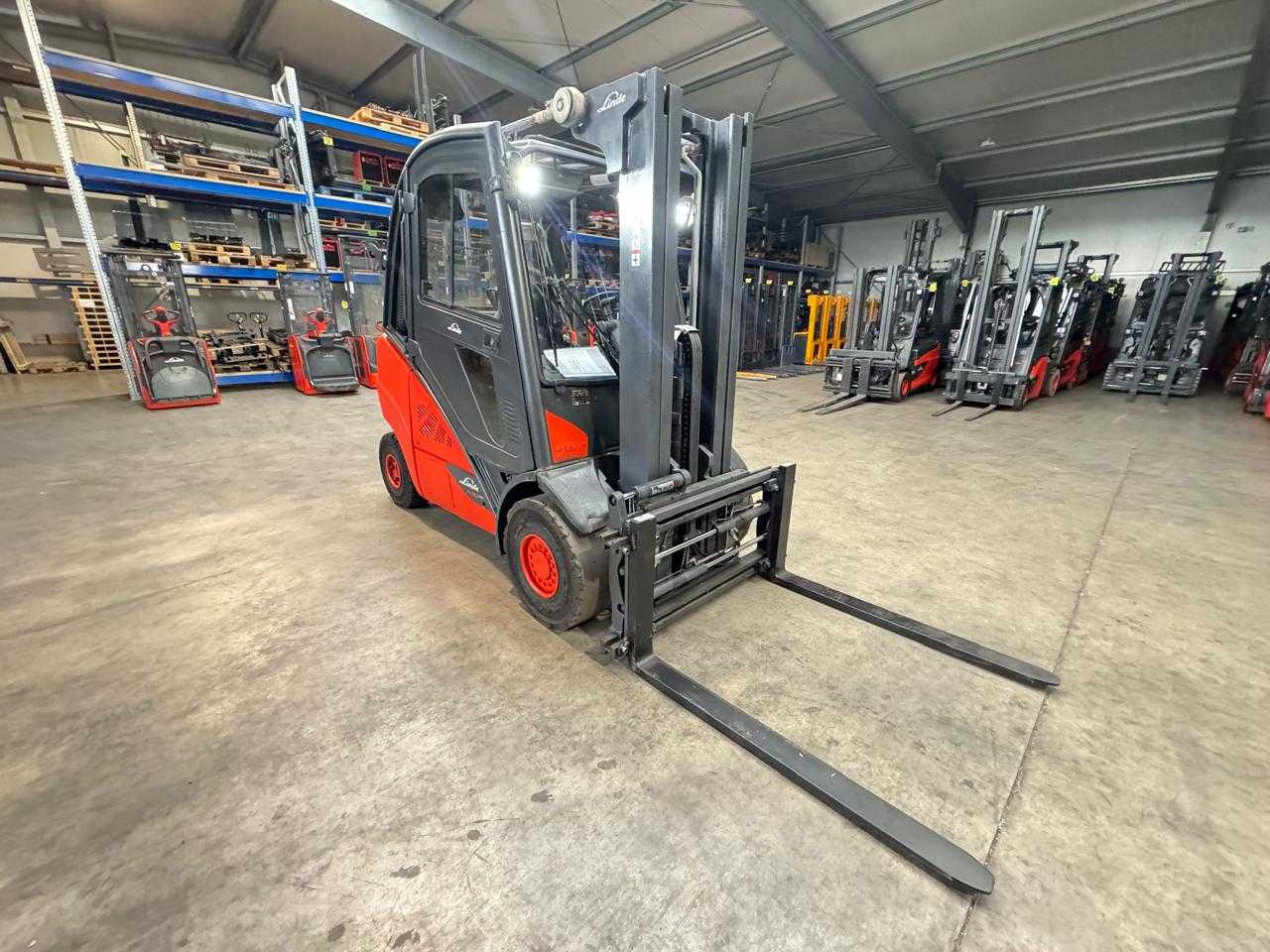 2016 SERVICE + UVV 10/2026 LINDE H30D 3RD+4TH VALVE FORK ADJUSTER TRIPLEX 465CM DIESEL FORKLIFT - Carretilla elevadora: foto 5 2016 SERVICE + UVV 10/2026 LINDE H30D 3RD+4TH VALVE FORK ADJUSTER TRIPLEX 465CM DIESEL FORKLIFT - Carretilla elevadora: foto 5