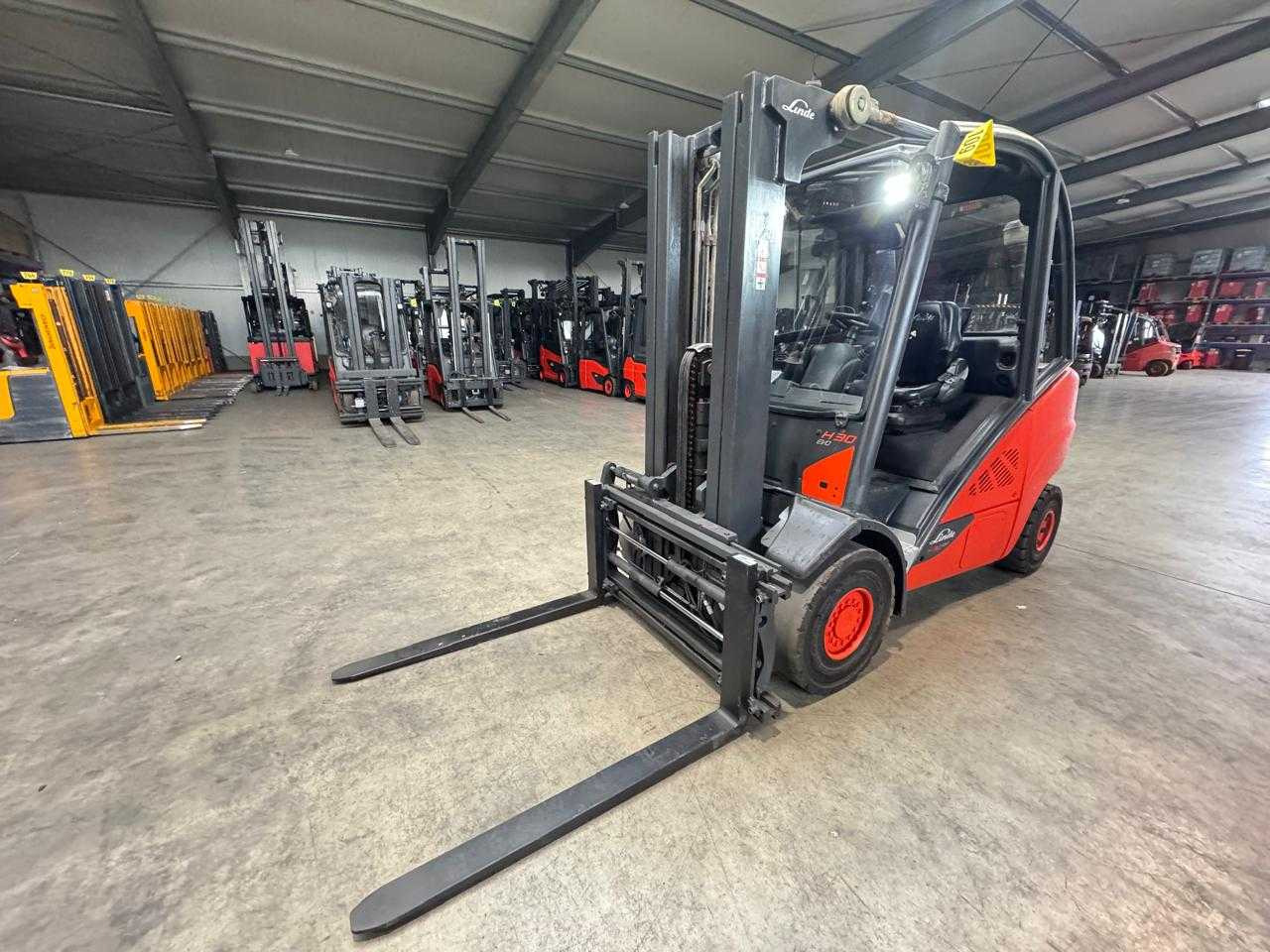 2016 SERVICE + UVV 10/2026 LINDE H30D 3RD+4TH VALVE FORK ADJUSTER TRIPLEX 465CM DIESEL FORKLIFT - Carretilla elevadora: foto 1 2016 SERVICE + UVV 10/2026 LINDE H30D 3RD+4TH VALVE FORK ADJUSTER TRIPLEX 465CM DIESEL FORKLIFT - Carretilla elevadora: foto 1