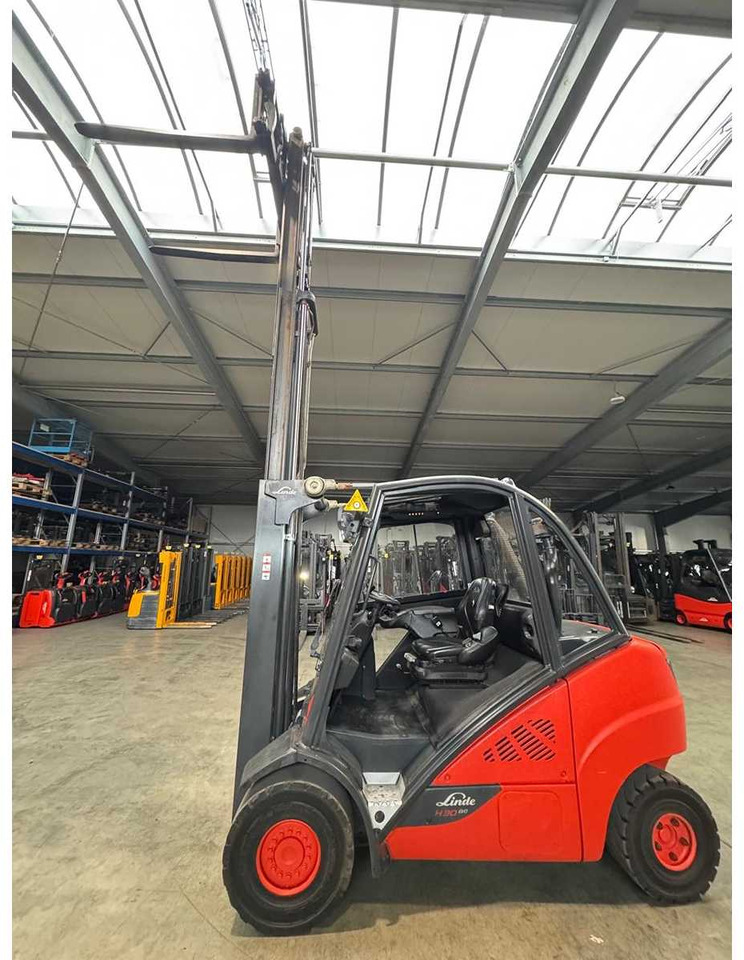 2016 SERVICE + UVV 10/2026 LINDE H30D 3RD+4TH VALVE FORK ADJUSTER TRIPLEX 465CM DIESEL FORKLIFT - Carretilla elevadora: foto 4 2016 SERVICE + UVV 10/2026 LINDE H30D 3RD+4TH VALVE FORK ADJUSTER TRIPLEX 465CM DIESEL FORKLIFT - Carretilla elevadora: foto 4