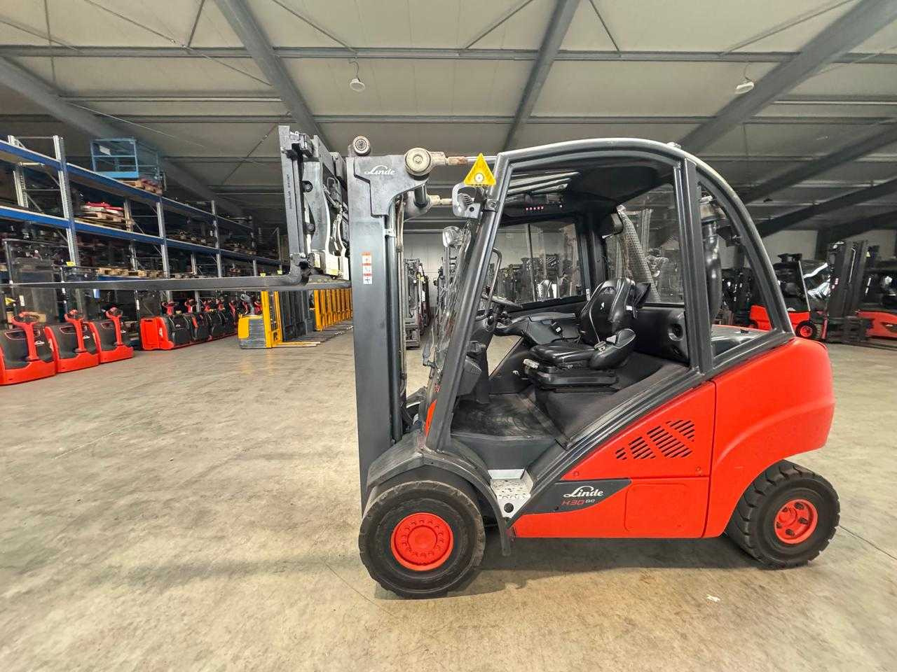 2016 SERVICE + UVV 10/2026 LINDE H30D 3RD+4TH VALVE FORK ADJUSTER TRIPLEX 465CM DIESEL FORKLIFT - Carretilla elevadora: foto 3 2016 SERVICE + UVV 10/2026 LINDE H30D 3RD+4TH VALVE FORK ADJUSTER TRIPLEX 465CM DIESEL FORKLIFT - Carretilla elevadora: foto 3