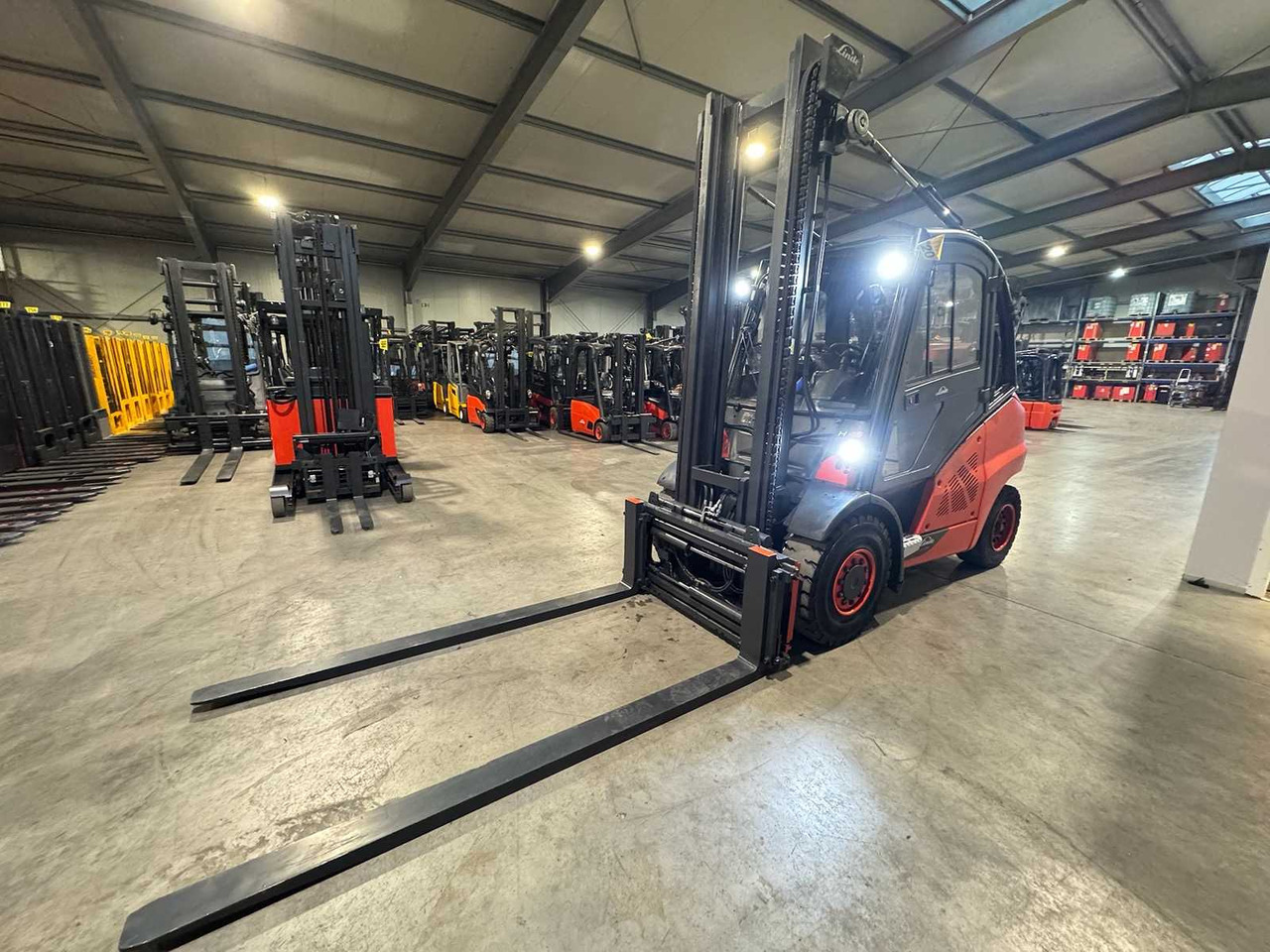 2016 SERVICE + UVV 11/2026 LINDE H45T 4.500KG 3.+4. VALVE FORK ADJUSTER GAS FORKLIFT FORKLIFT AC KLIMA H50 - Carretilla elevadora: foto 2 2016 SERVICE + UVV 11/2026 LINDE H45T 4.500KG 3.+4. VALVE FORK ADJUSTER GAS FORKLIFT FORKLIFT AC KLIMA H50 - Carretilla elevadora: foto 2