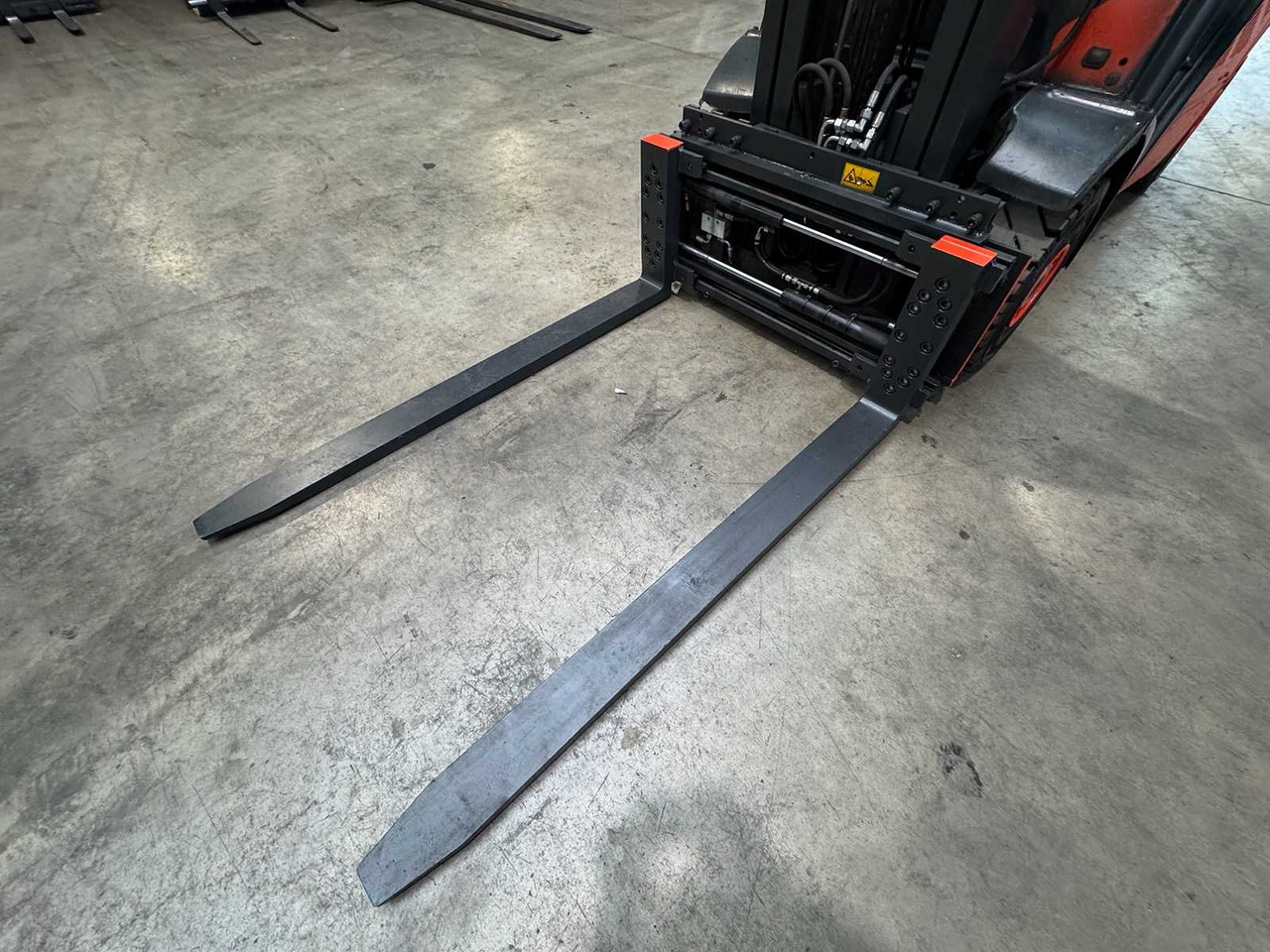 2019 SERVICE + UVV 10/2026 LINDE H25D-02 EVO 2.500KG TRIPLEX 3.+4. - Carretilla elevadora: foto 5 2019 SERVICE + UVV 10/2026 LINDE H25D-02 EVO 2.500KG TRIPLEX 3.+4. - Carretilla elevadora: foto 5