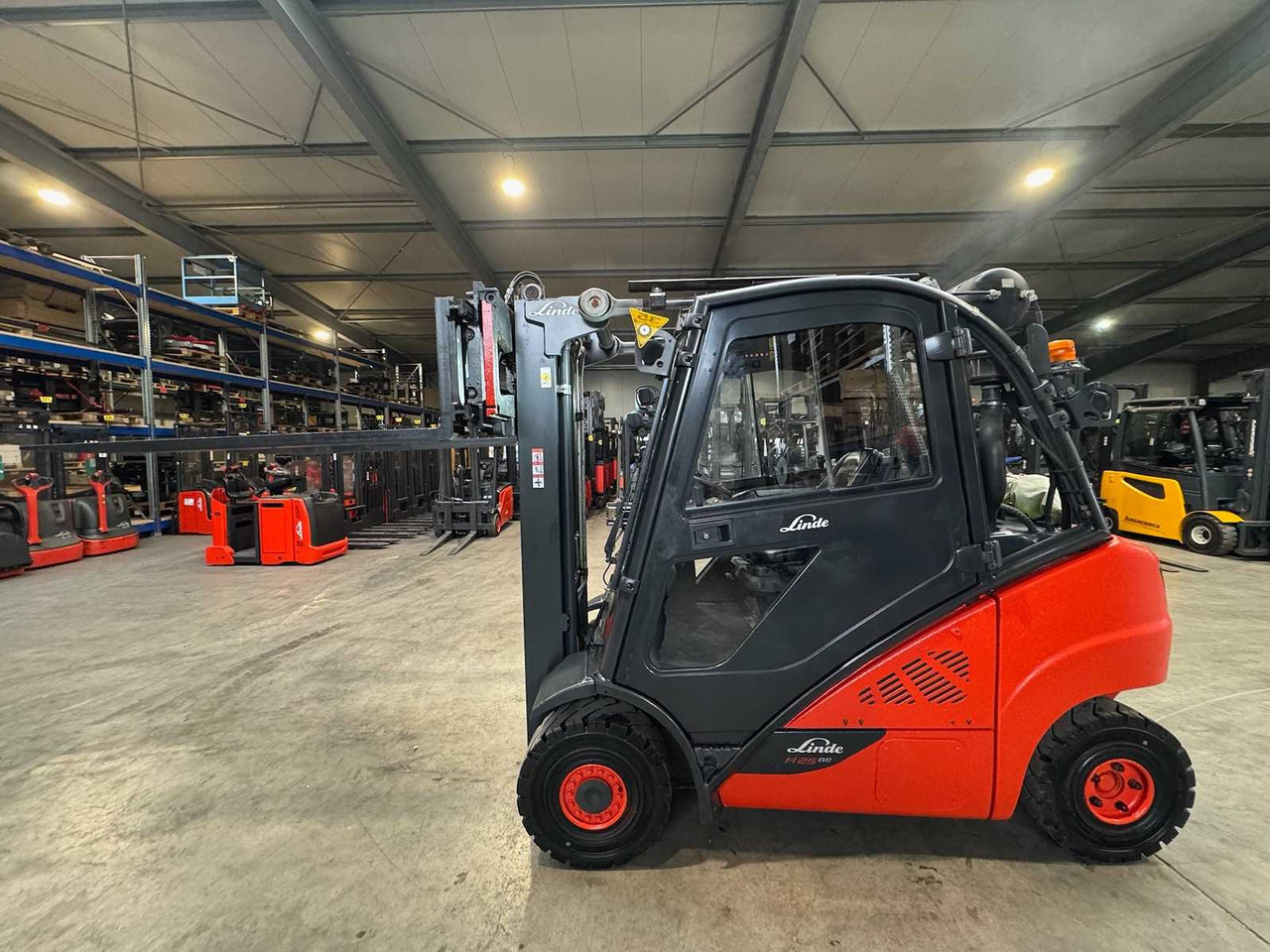 2019 SERVICE + UVV 10/2026 LINDE H25D-02 EVO 2.500KG TRIPLEX 3.+4. - Carretilla elevadora: foto 1 2019 SERVICE + UVV 10/2026 LINDE H25D-02 EVO 2.500KG TRIPLEX 3.+4. - Carretilla elevadora: foto 1