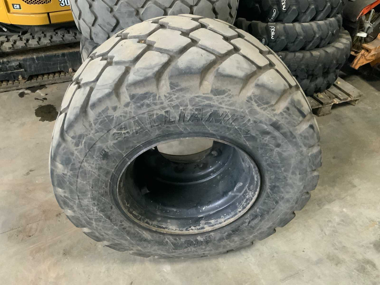 Alliance 600/50 R22.5 - Neumáticos y llantas para Tractor: foto 3 Alliance 600/50 R22.5 - Neumáticos y llantas para Tractor: foto 3