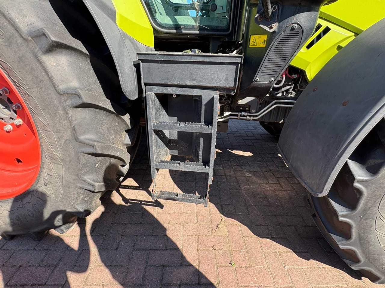 CLAAS Arion 510 CIS - Tractor: foto 5 CLAAS Arion 510 CIS - Tractor: foto 5