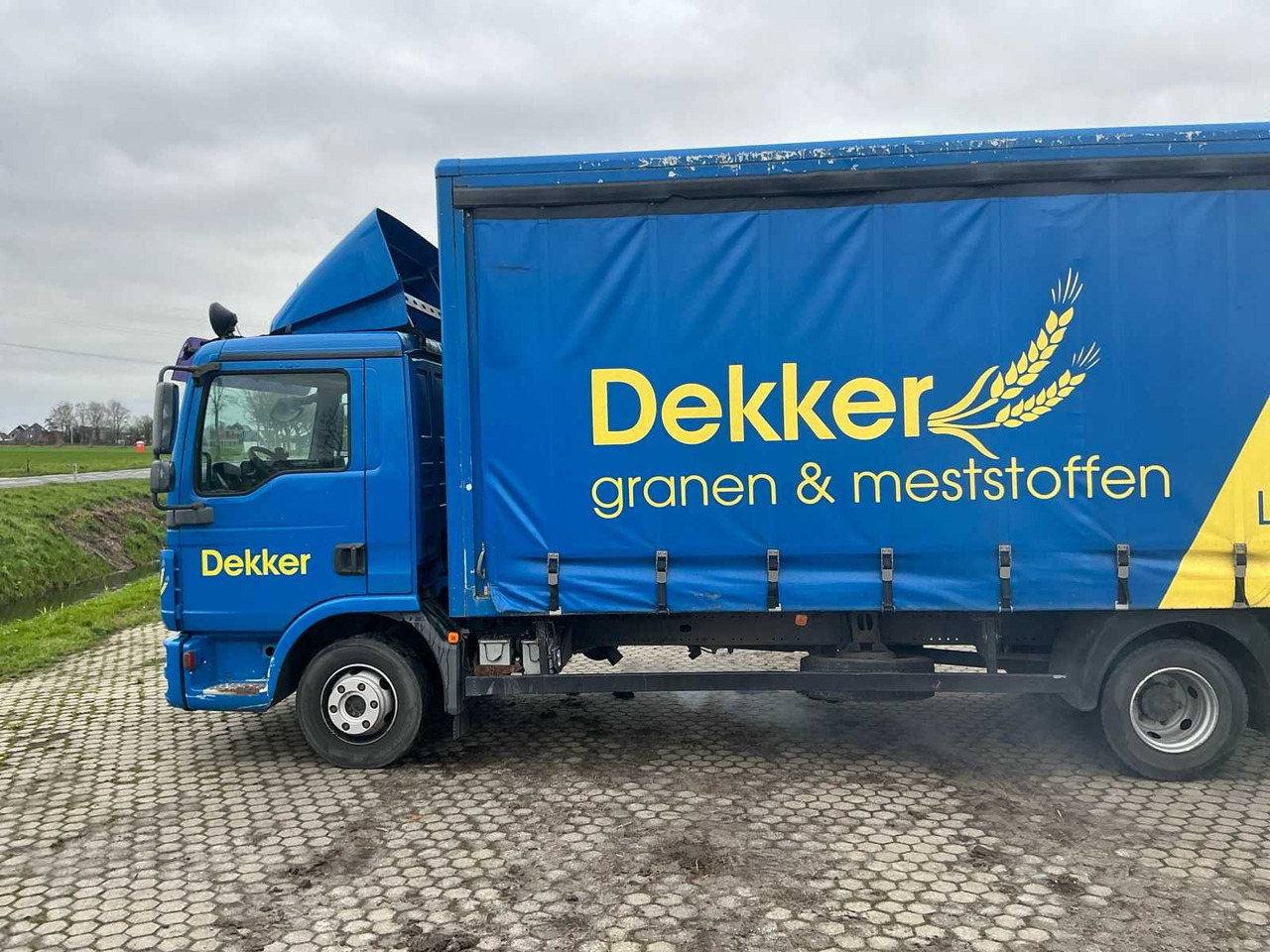 2010 MAN TGL 12.180 4X2 BL EEV TRUCK - Camión: foto 2 2010 MAN TGL 12.180 4X2 BL EEV TRUCK - Camión: foto 2