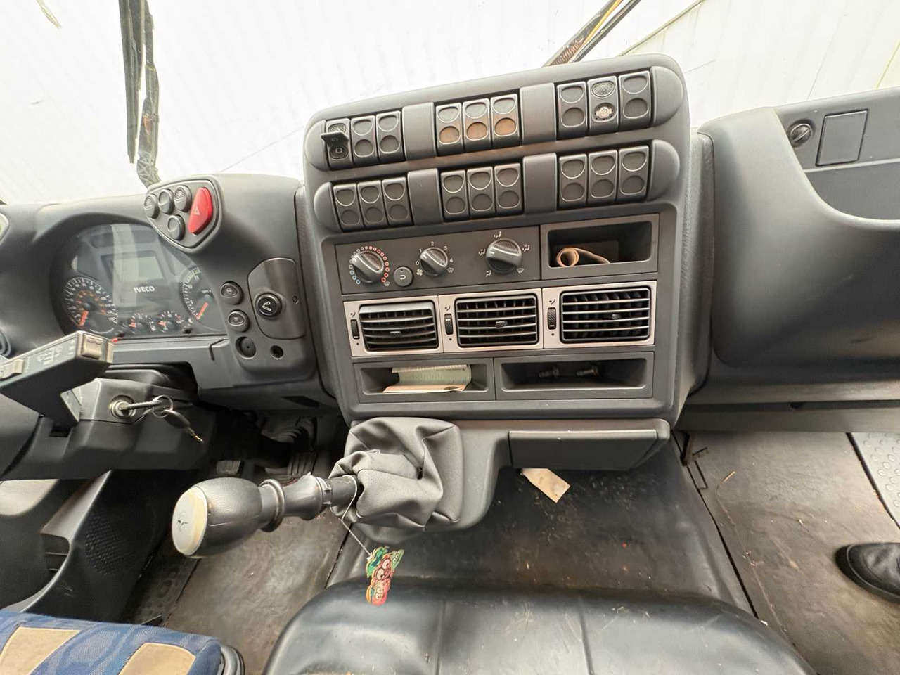 Camión IVECO DAILY TYPE: 70C17 - TRUCK: foto 16