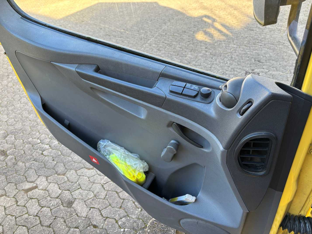 Camión MERCEDES-BENZ ATEGO 1222 TRUCK TRUCK: foto 30