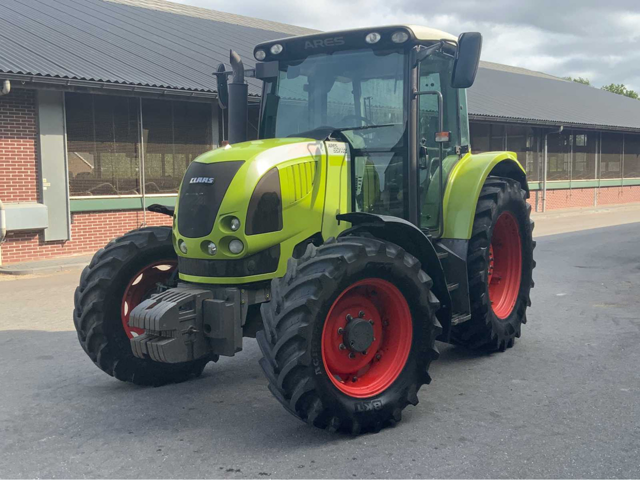 Claas Ares 557 ATZ - Tractor: foto 1 Claas Ares 557 ATZ - Tractor: foto 1
