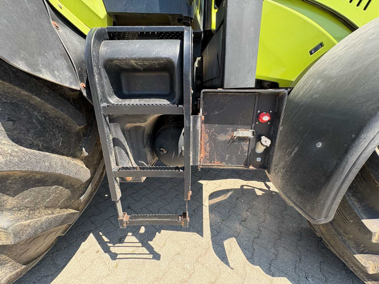 Tractor Claas Axion 840 C-Matic: foto 20