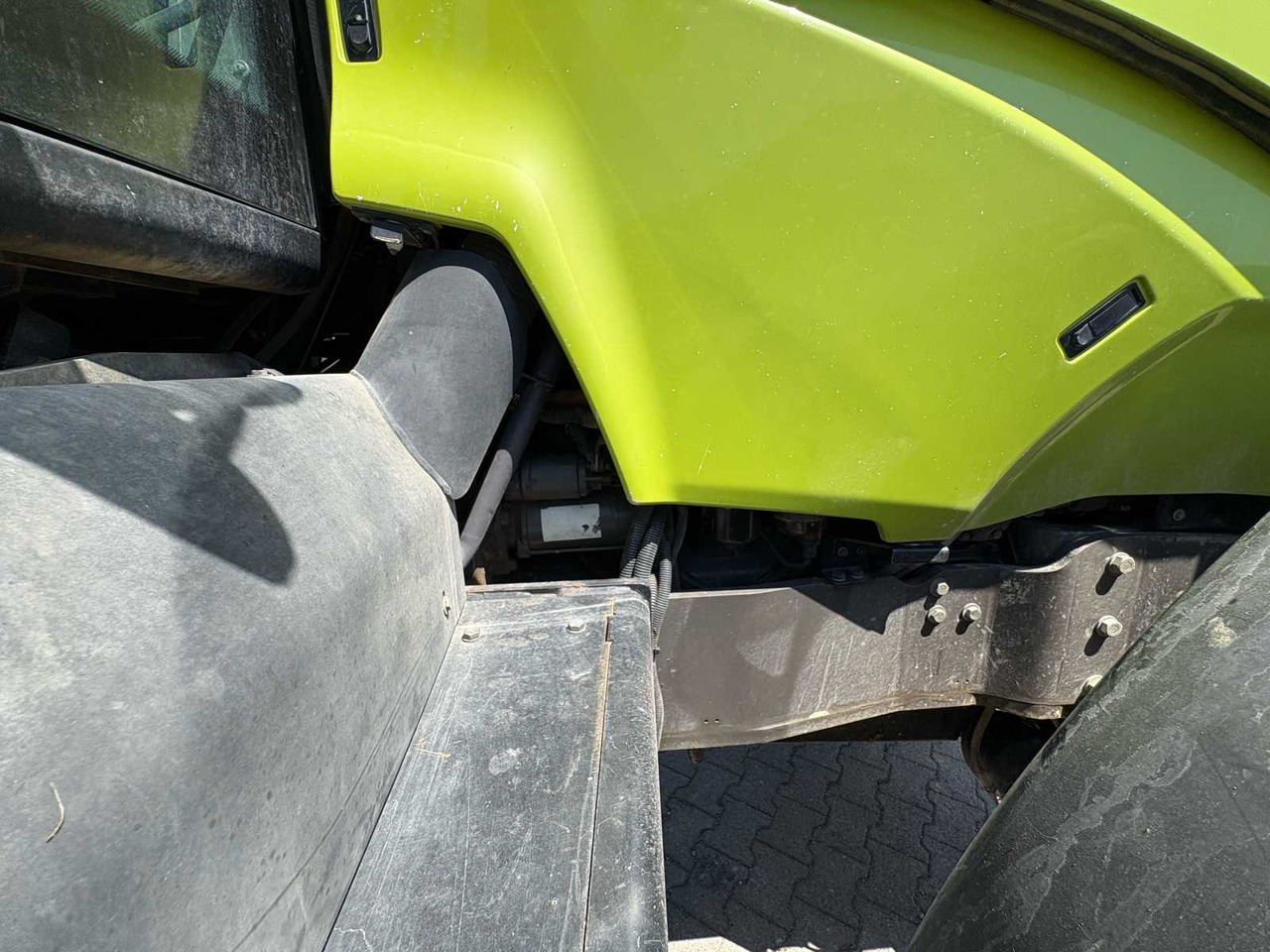 Tractor Claas Axion 840 C-Matic: foto 31