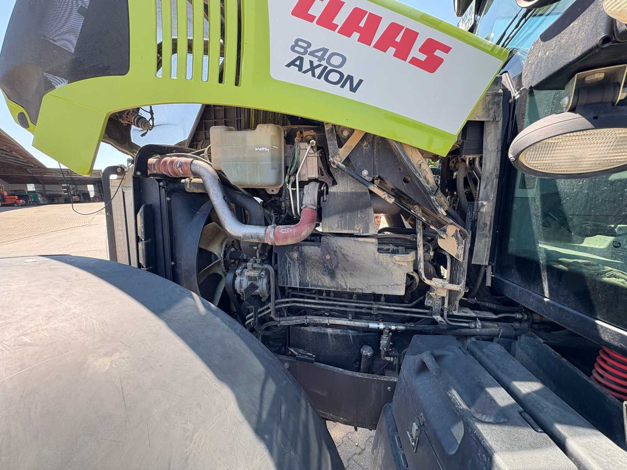 Tractor Claas Axion 840 C-Matic: foto 22