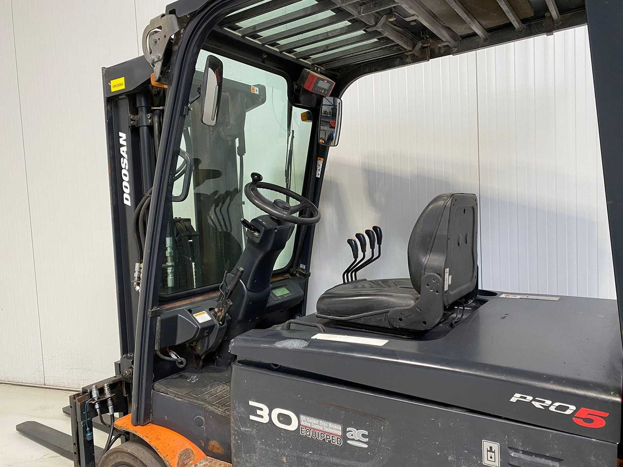 DOOSAN - 2013 - B30X-5 - FORKLIFT TRIPLEX - FREE-LIFT - SIDE-SHIFT - Carretilla elevadora: foto 3 DOOSAN - 2013 - B30X-5 - FORKLIFT TRIPLEX - FREE-LIFT - SIDE-SHIFT - Carretilla elevadora: foto 3