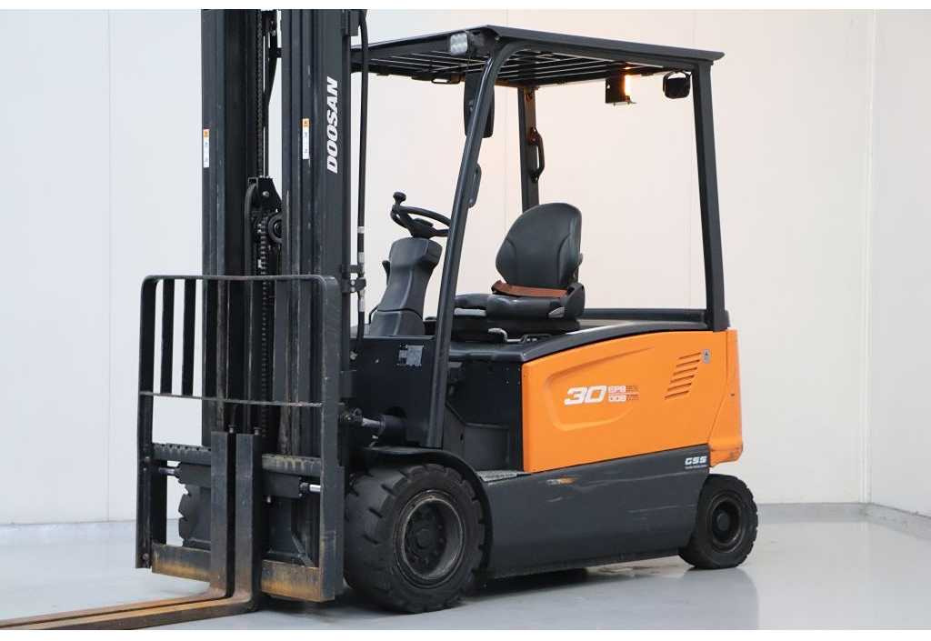 DOOSAN - 2019 - B30X-7 - FORKLIFT, PLYWOOD, SIDESHIFT, 1848 HOURS - Carretilla elevadora: foto 2 DOOSAN - 2019 - B30X-7 - FORKLIFT, PLYWOOD, SIDESHIFT, 1848 HOURS - Carretilla elevadora: foto 2