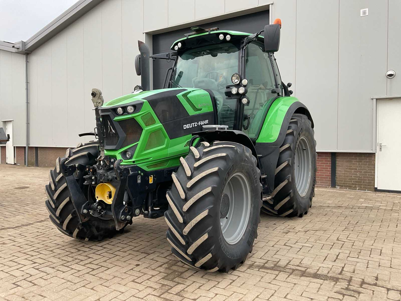 Deutz-fahr 6175.4 TTV Agrotron - Tractor: foto 1 Deutz-fahr 6175.4 TTV Agrotron - Tractor: foto 1