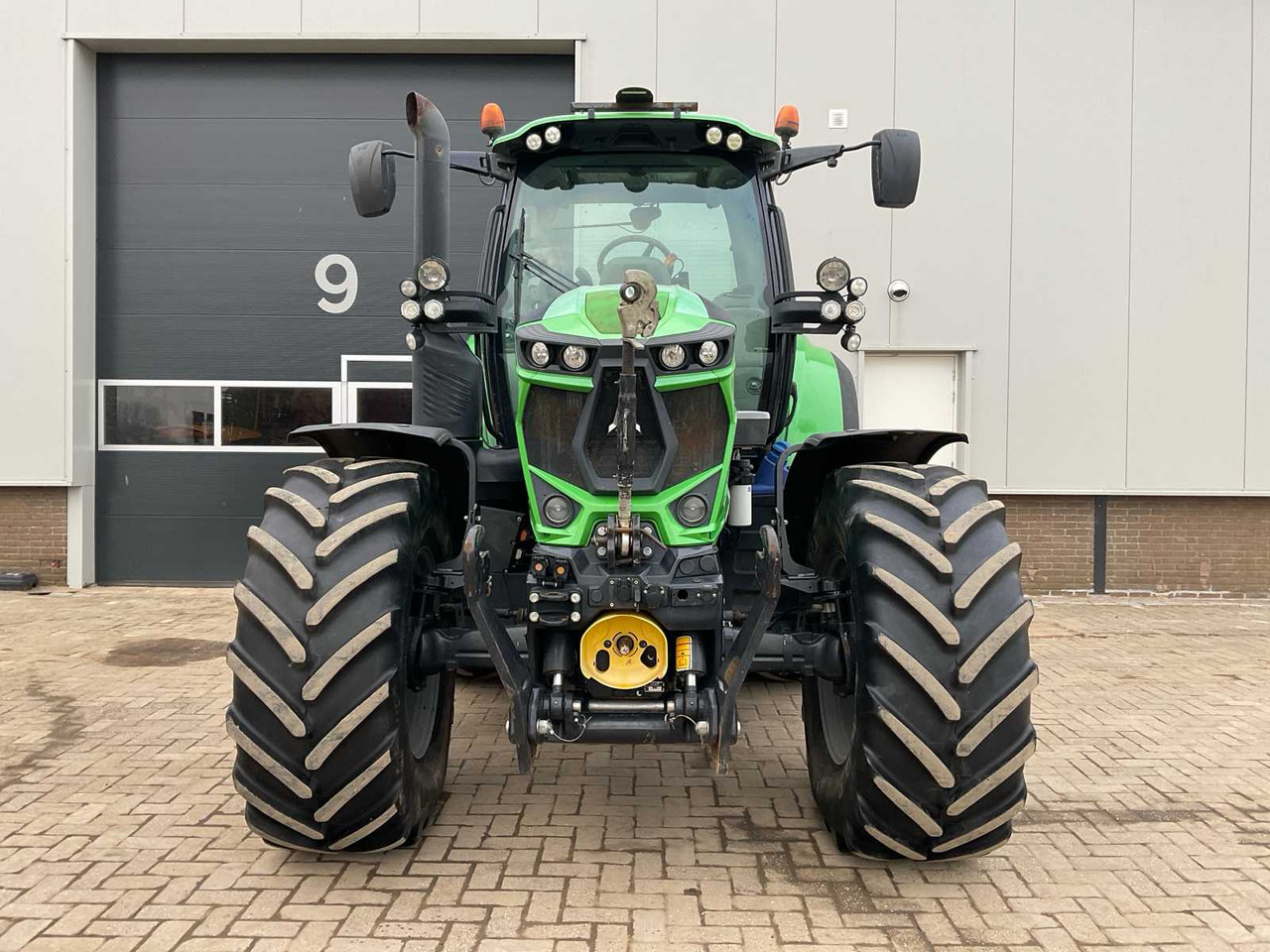 Deutz-fahr 6175.4 TTV Agrotron - Tractor: foto 2 Deutz-fahr 6175.4 TTV Agrotron - Tractor: foto 2